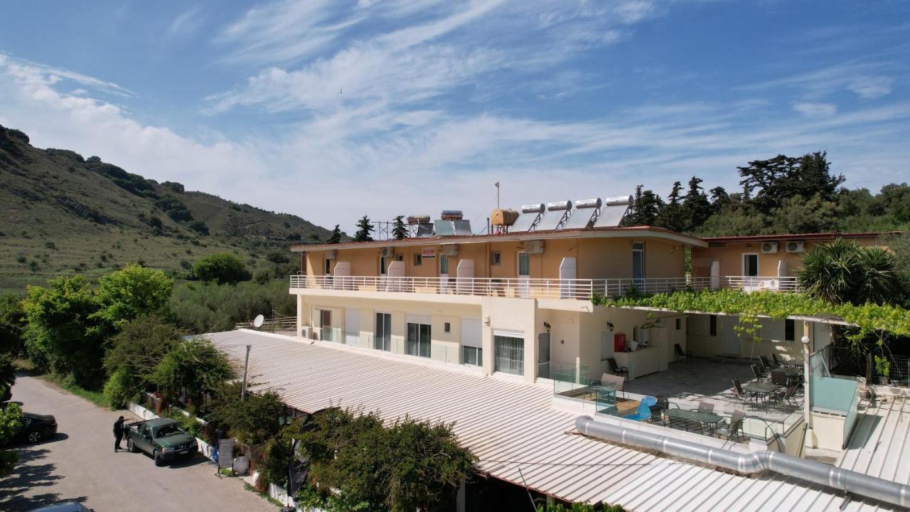 Korissia With Lake View Kournás Exterior foto